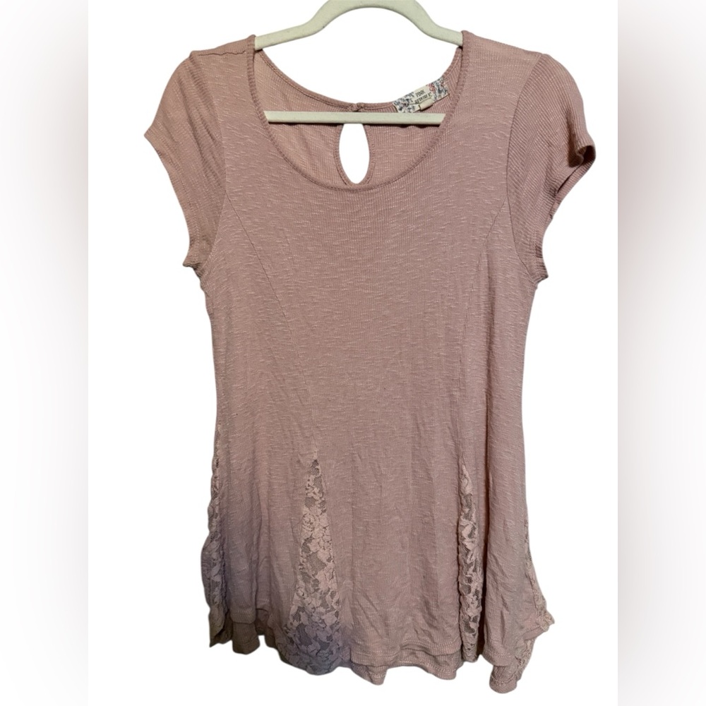 Pink Republic NWOT Mauve Lace Accent Tee
